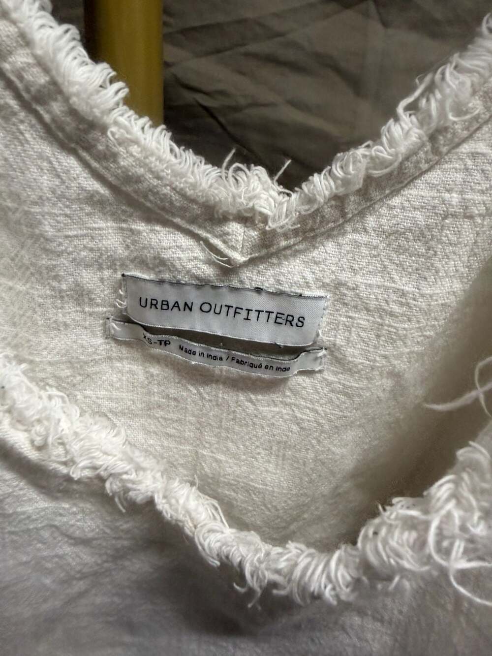 Urban Outfitters Women's White Raw Edge Cropped Tank Top